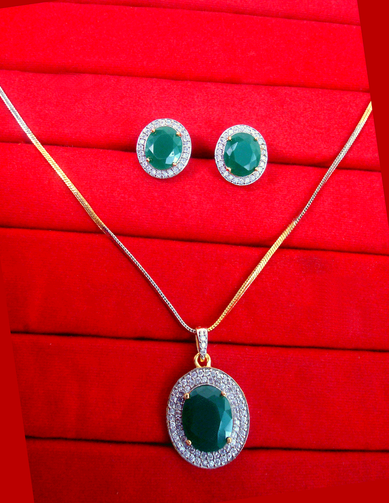ZR34 Daphne Fascinating Zircons Emerald Pendant and Earrings Special Gift For WIfe close up