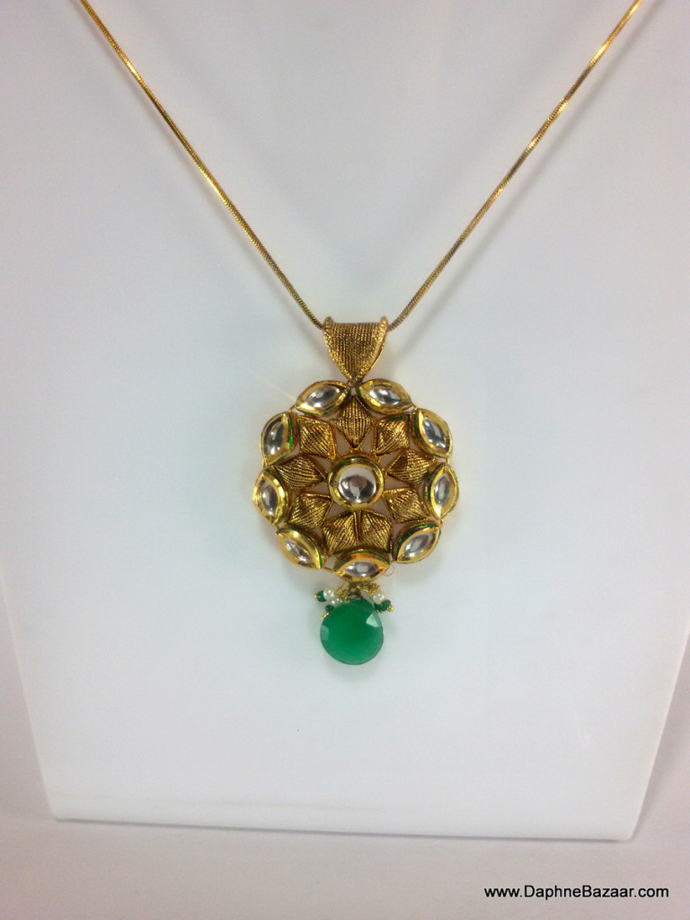 Emerald shade Kundan Pendant
