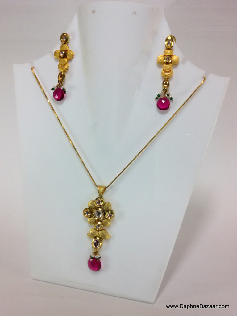 Kundan Pendant and Earrings Pink Stones