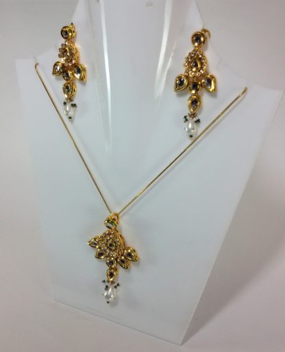 Kundan Pendant and Earrings with Pearls Droplet