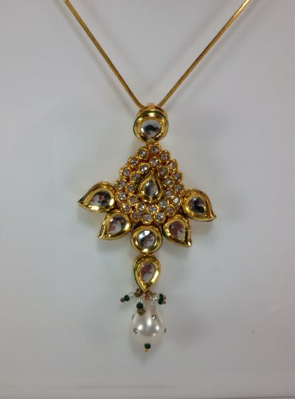 Kundan Pendant with Pearls Droplets