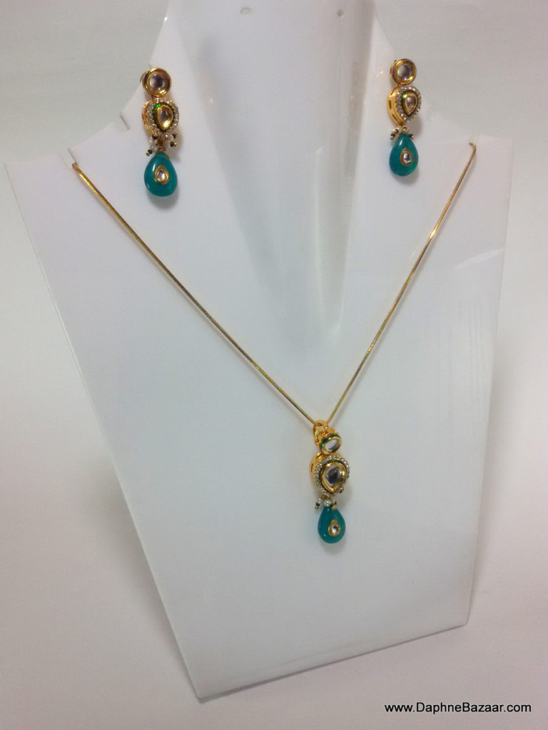 Turquoise Shade Kundan Pendant and Earrings