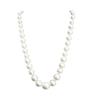 Daphne White Shell Pearl Neckpiece for Women