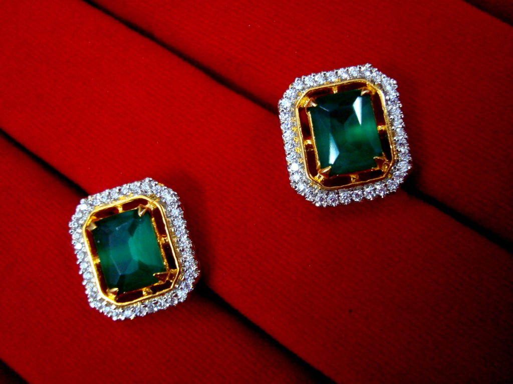 Daphne Edge Emerald Pendant and Earrings