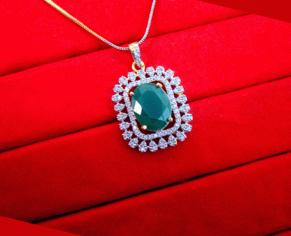 ZR30 Stylish Fine Zircon Emerald Shade Pendant Gift For Wife close up