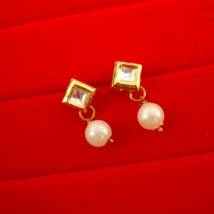 KE70 Daphne Light Weight Tiny Kundan Earrings For Daily Wear For Woman