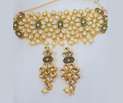 Bollywood Style Golden Black Choker Necklace For Bridals NH40