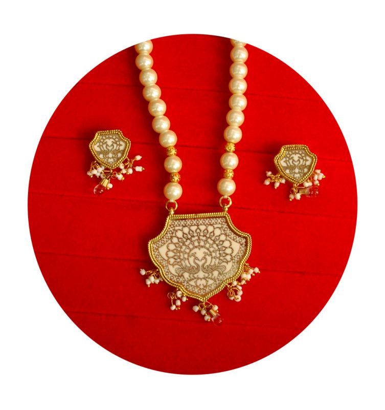 Imitation Jewelry White Glass Meenakari Jaipur Thewa Art Pendant With Pearl Necklace Chain Earrings Set for Women Christmas Gift For Wife NH76