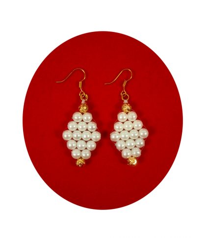 Imitation Jewelry Daily Wear Simple and Stylish White Golden Small Earring Easy To Go With Indo Western Dresses FE97