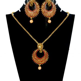 Money Saver Sparkling Combo In Maroon Golden Shade Pendant Earring And Maang Tikka CBU71