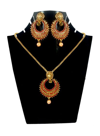 Money Saver Sparkling Combo In Maroon Golden Shade Pendant Earring And Maang Tikka CBU71