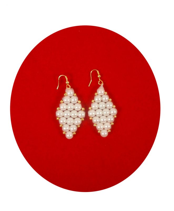 Imitation Jewelry Daily Wear Simple and Stylish White Golden Small Earring Easy To Go With Indo Western Dresses FE98