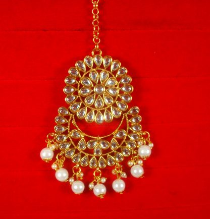 Imitation Jewelry Trending Wedding Wear Designer Golden White Maang Tikka Set For Bridal EM66