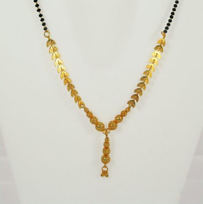 Imitation jewelry Latest Long Latest Traditional Gold        Plated Leaf Mangalsutra for Women GM11
